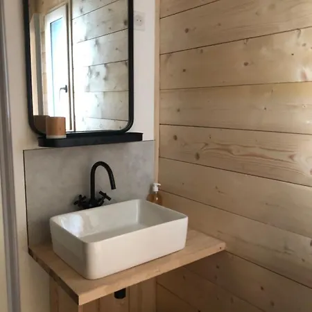 Le Petit Repaire De Sailhan, * Sailhan