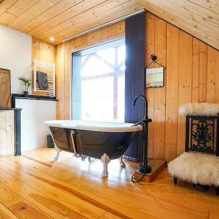 Chalet Le Petit Repaire De Sailhan,