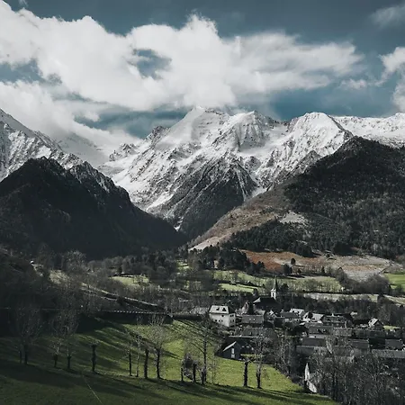 Le Petit Repaire Dağ evi *